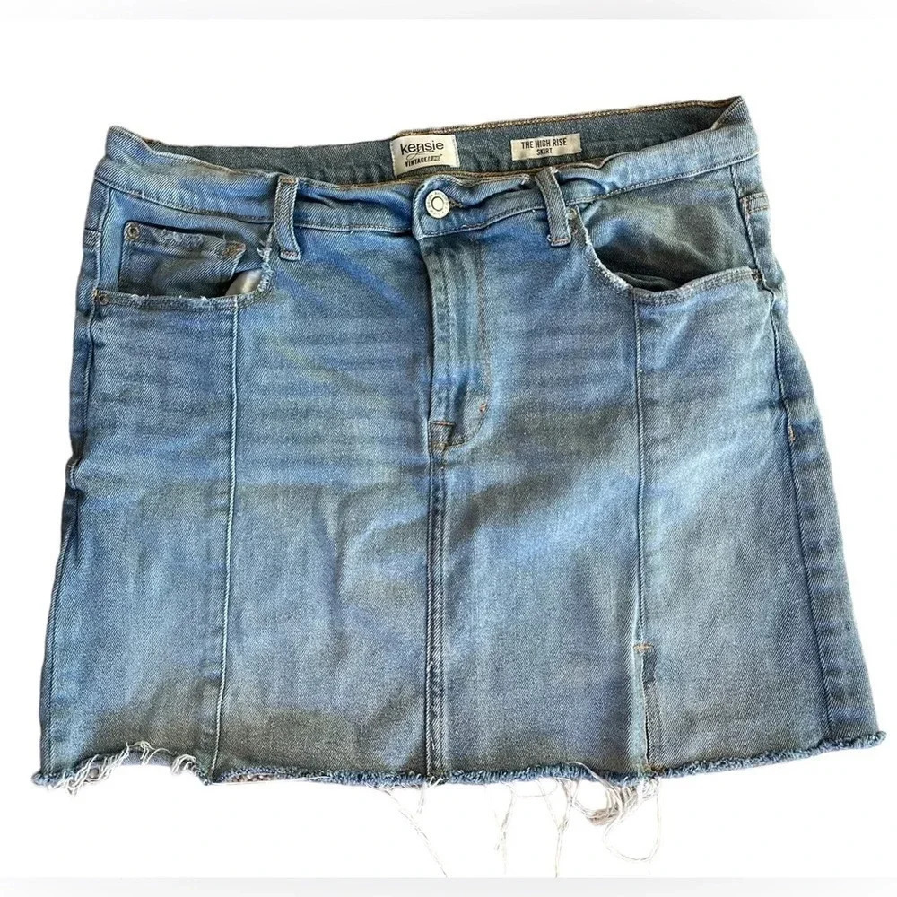 Kensie Jeans Vintage Luxe High Rise Denim Skirt Distressed Raw Hem Size 10 / 30